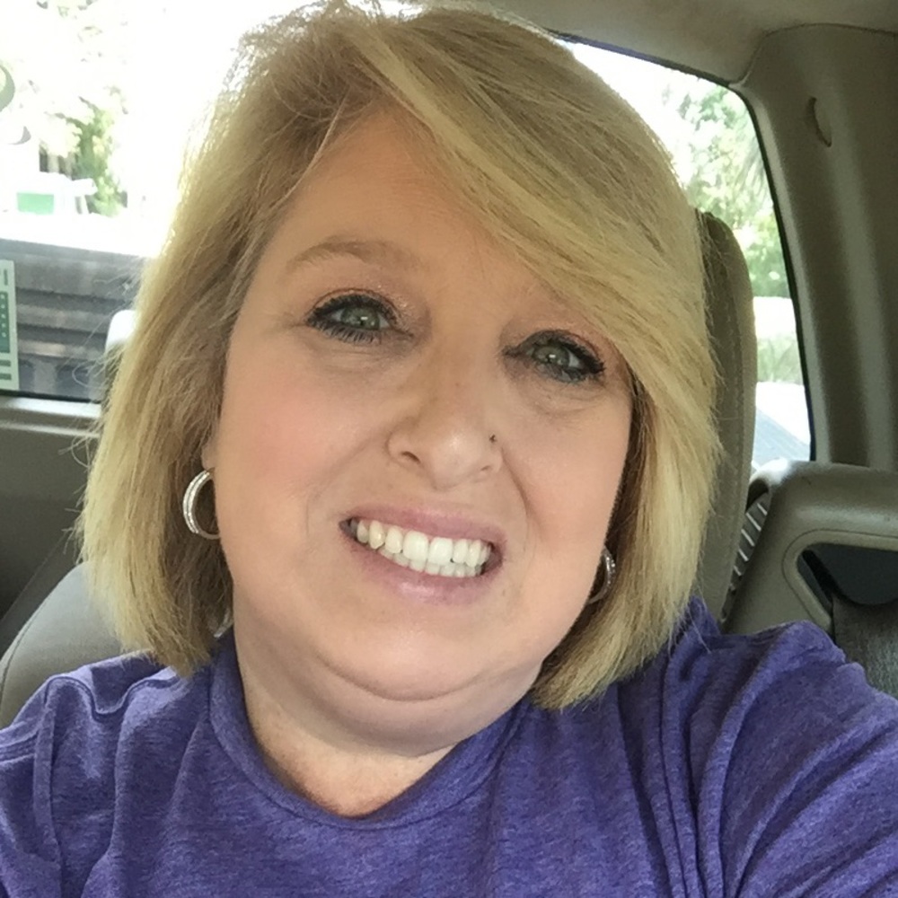 Meet your Posher, Dena